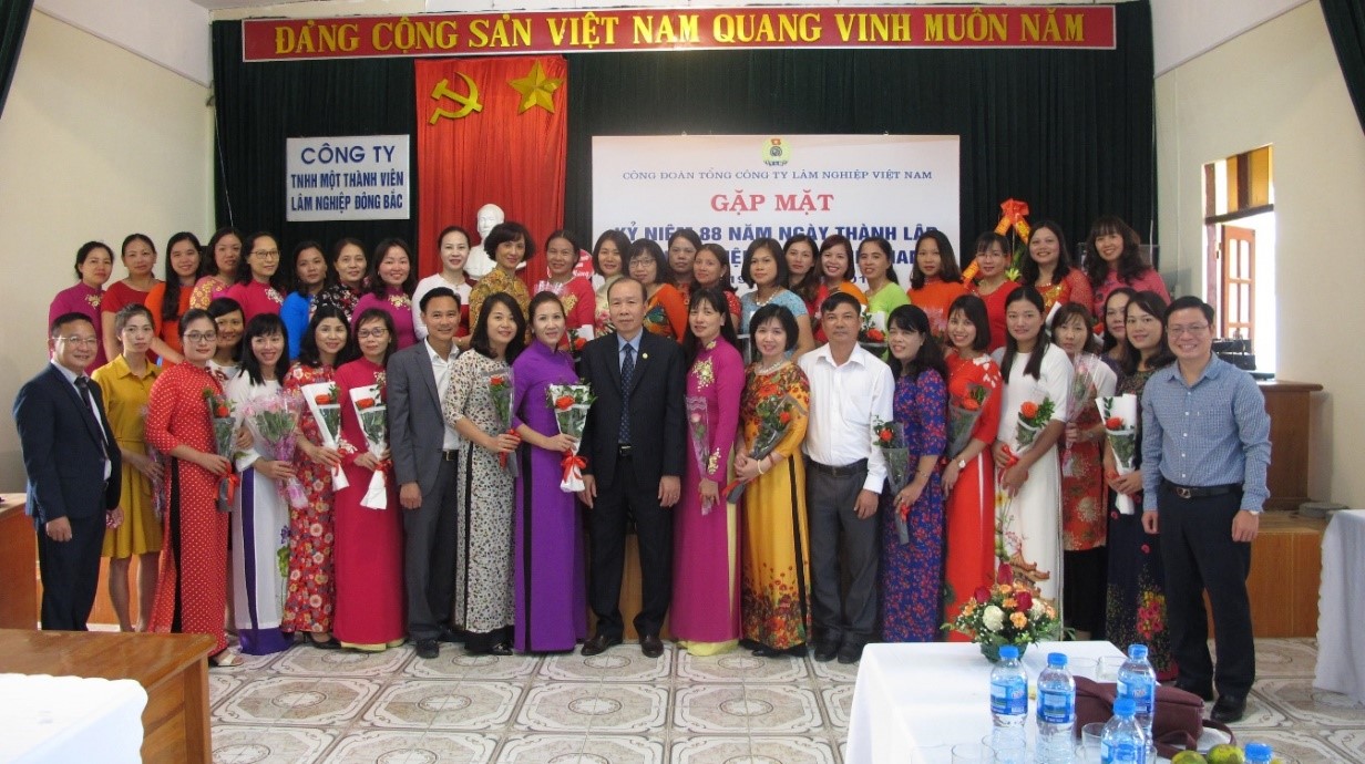 Công đoàn Tổng công ty tổ chức gặp mặt nhân dịp kỷ niệm 88 năm ngày thành lập hội liên hiệp phụ nữ Việt Nam (20/10/1930 - 20/10/2018)