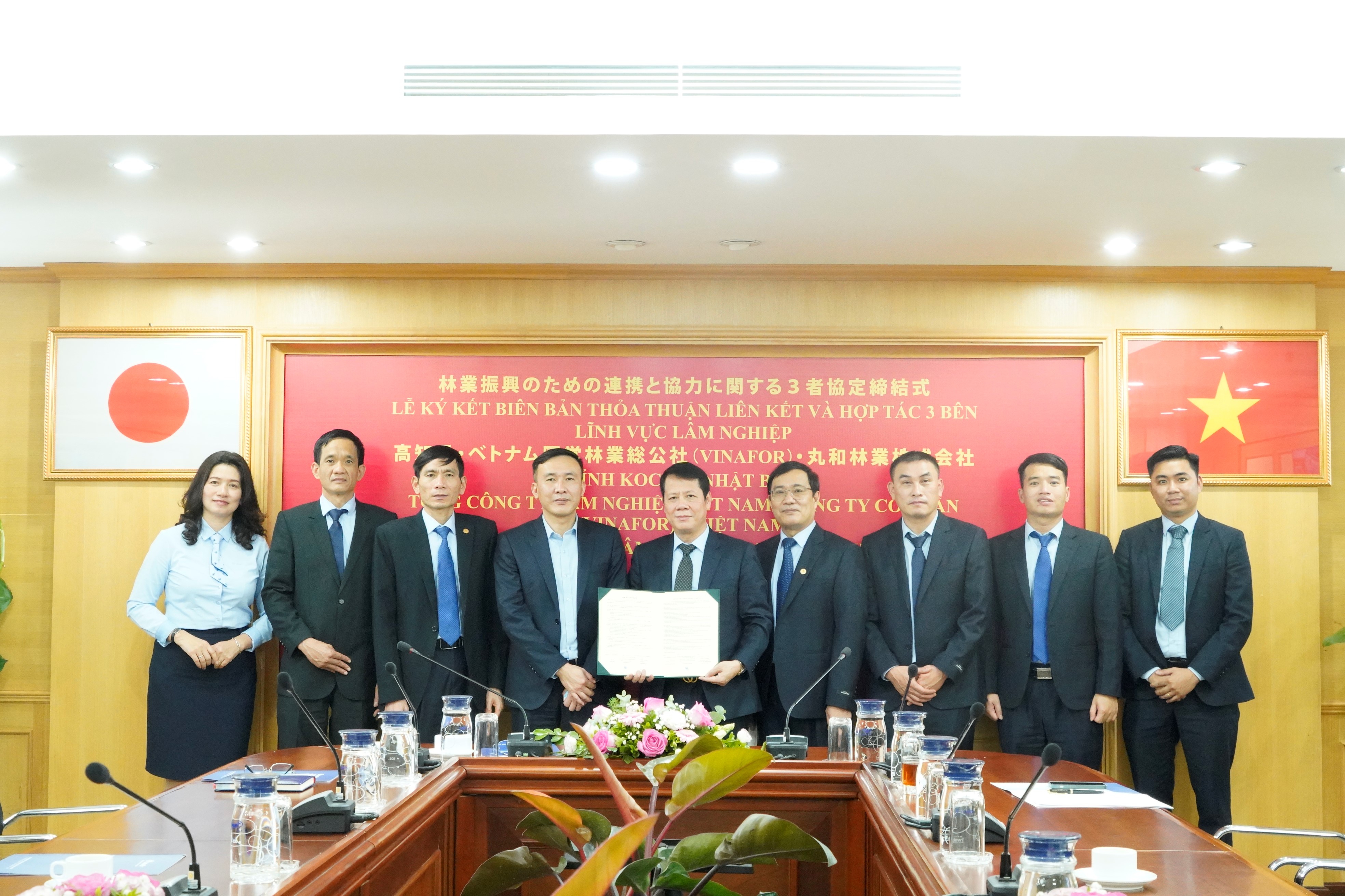 Lễ ký kết Biên bản thỏa thuận liên kết và hợp tác 3 bên lĩnh vực lâm nghiệp giữa Vinafor (Việt Nam) - Tỉnh Kochi (Nhật Bản) - Maruwa (Nhật Bản)