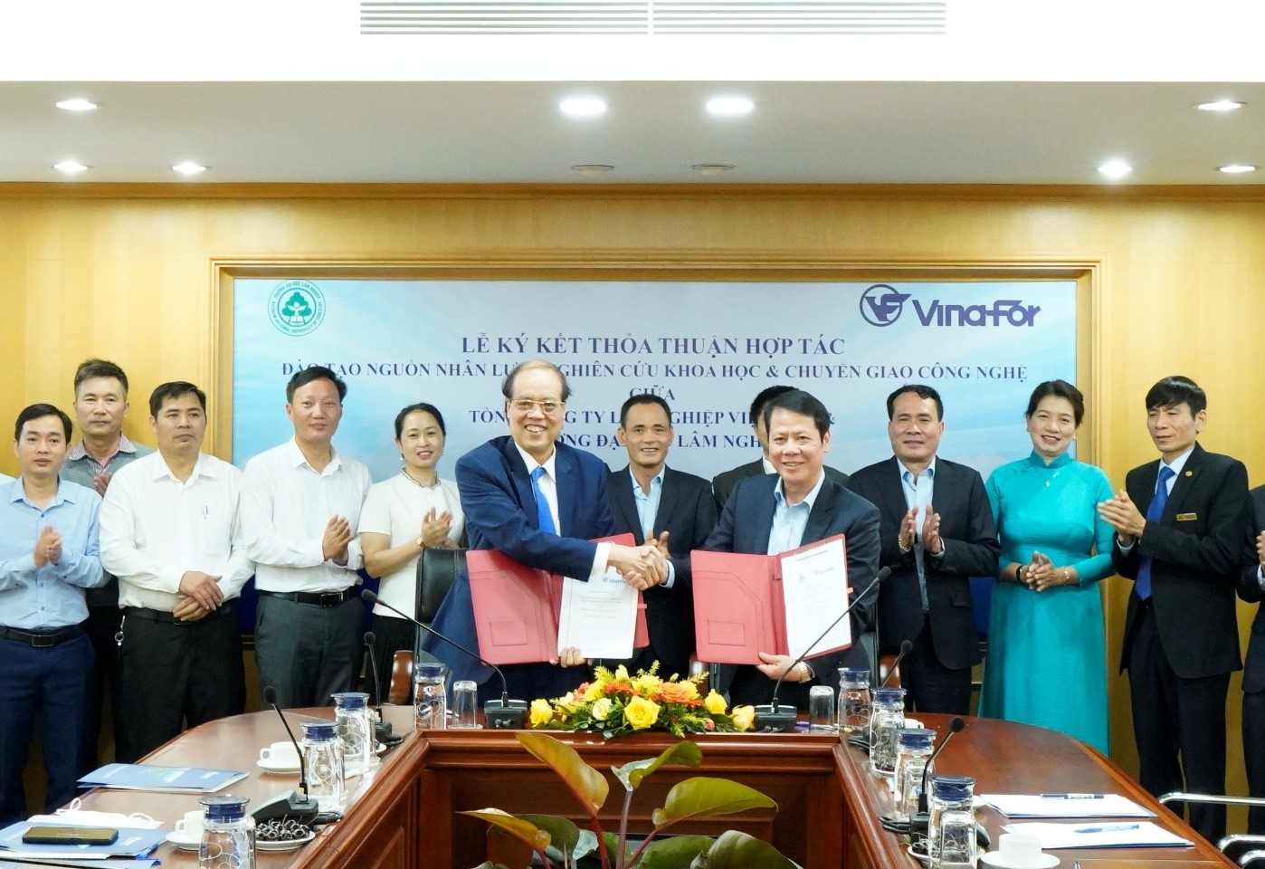 Lễ ký kết thỏa thuận hợp tác Đào tạo nguồn nhân lực – Nghiên cứu khoa học và chuyển giao công nghệ giữa Tổng Công ty Lâm nghiệp Việt Nam và Trường Đại học Lâm nghiệp