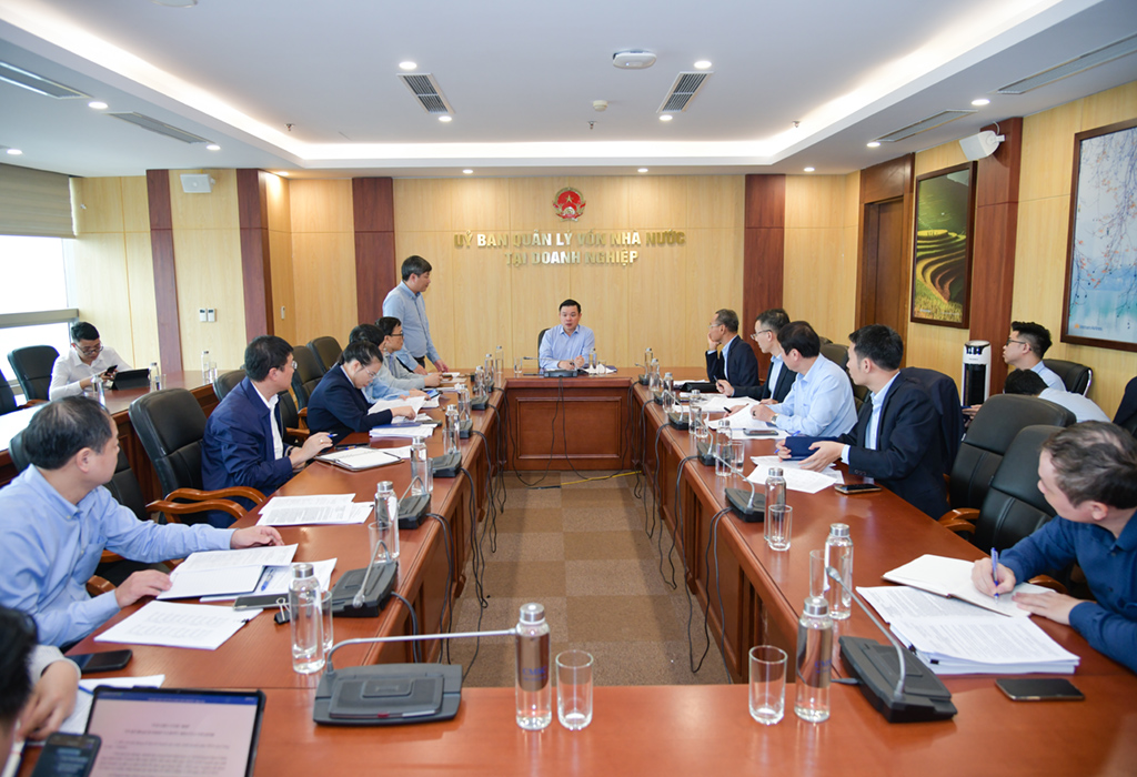 Phó Chủ tịch Đỗ Hữu Huy làm việc với Vinafor về kế hoạch sản xuất, kinh doanh và đầu tư, phát triển năm 2024